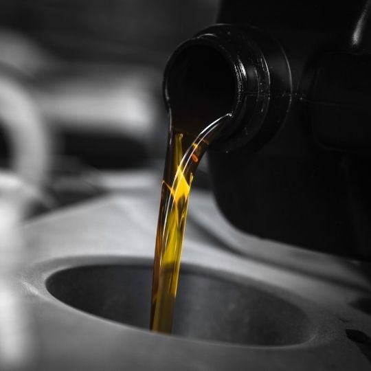 What are the benefits of using synthetic engine oil over conventional one