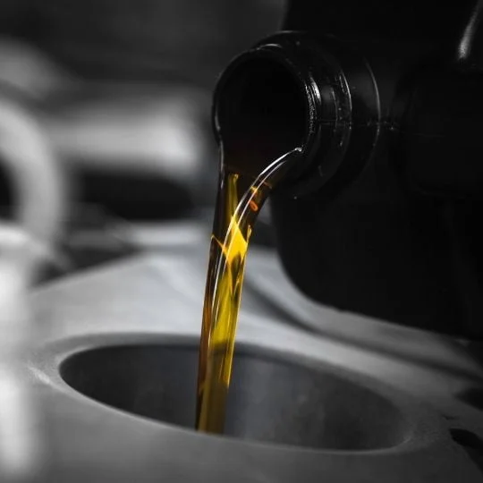 What are the benefits of using synthetic engine oil over conventional one